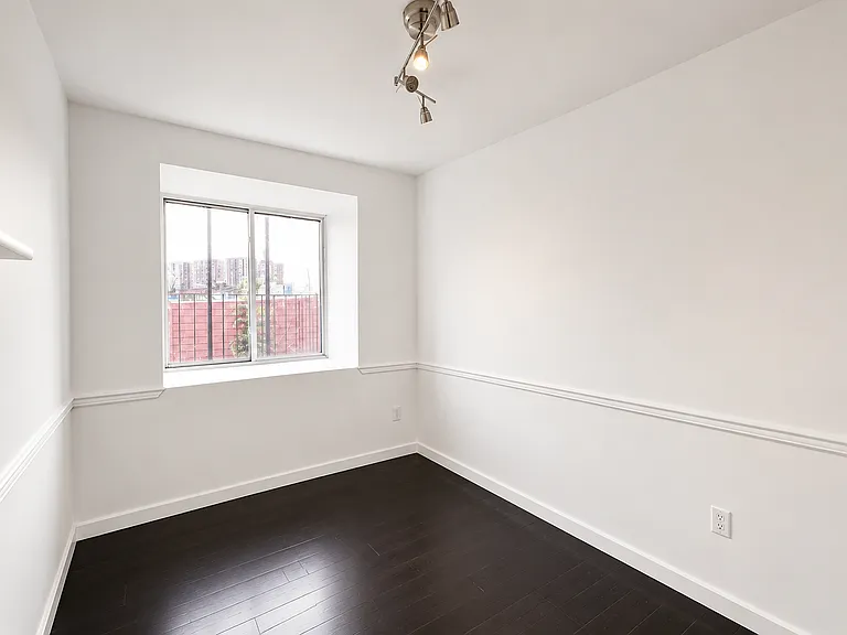 436 Wilson Ave #2R — Photo 5