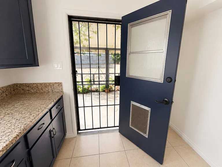 27188 Messina St — Photo 9