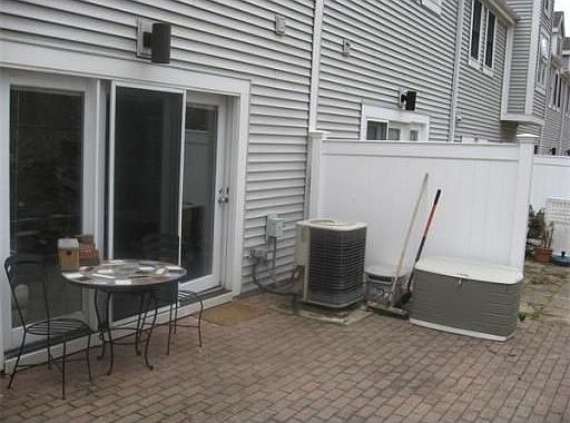 5th image of 78 Pleasant St APT N