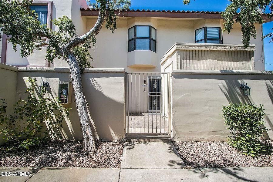1st image of 1017 E MARYLAND Avenue #107