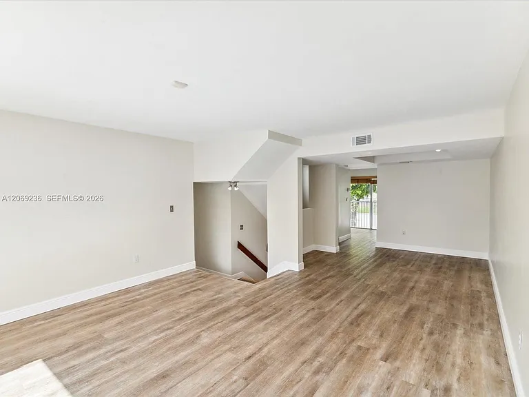 390 NW 86th Pl #201 — Photo 7