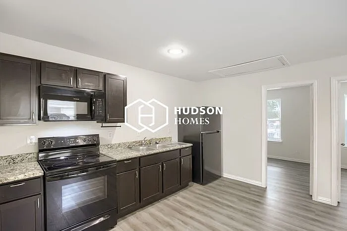 1716 N Ross Ave — Photo 7