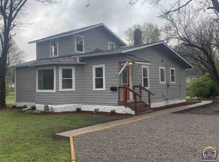 2615 SW 7th St, Topeka, KS 66606