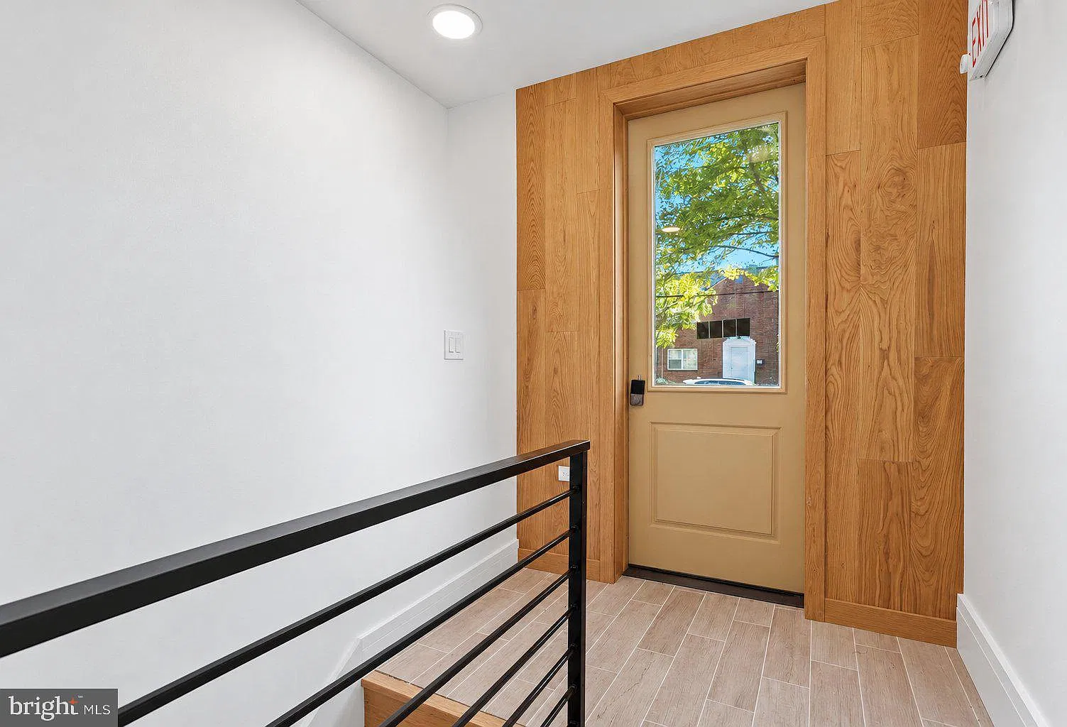 3 bed, 2.0 bath, 1200 sqft, $3,200 — Photo 4