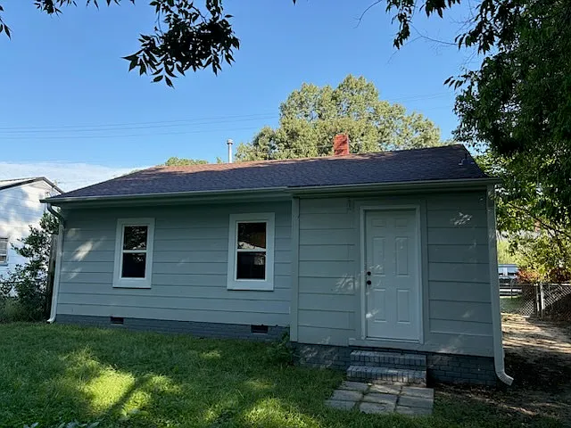 3 bed, 1.0 bath, 863 sqft, $995 — Photo 2