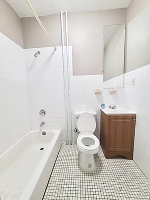 Rented by Delmark Realty LLC | media 19