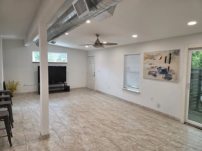 707 W Crestland Dr — Photo 15