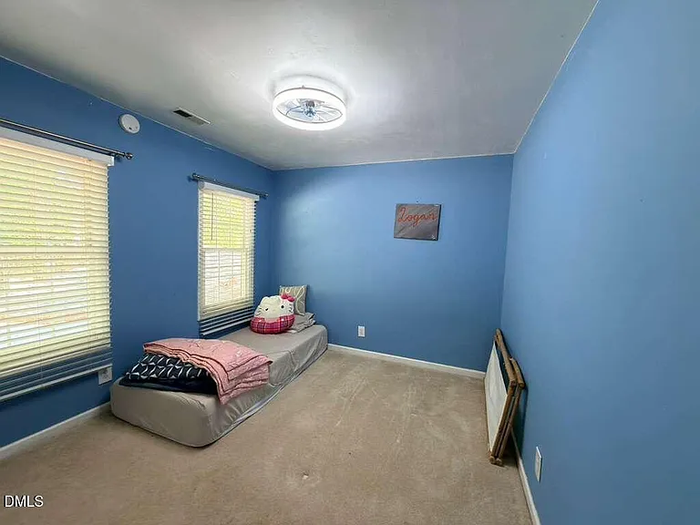 109 E Seve Ct — Photo 17