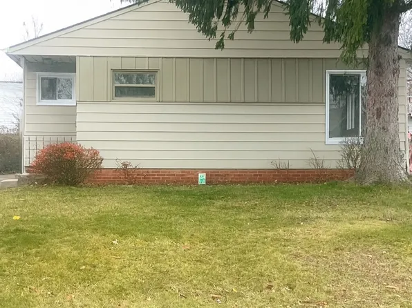 3419 Center Dr, Parma, OH 44134