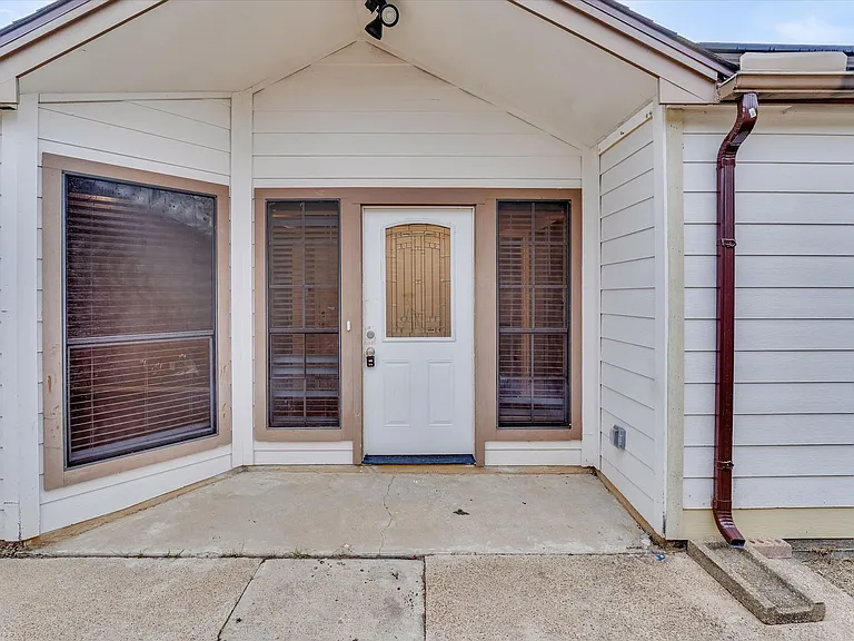 9407 Stockwell Dr — Photo 27