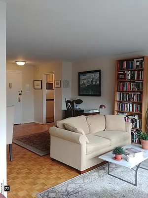 Sold by R New York | media 4