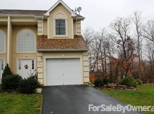 53 Oak Hill Rd, Middletown, NY 10941