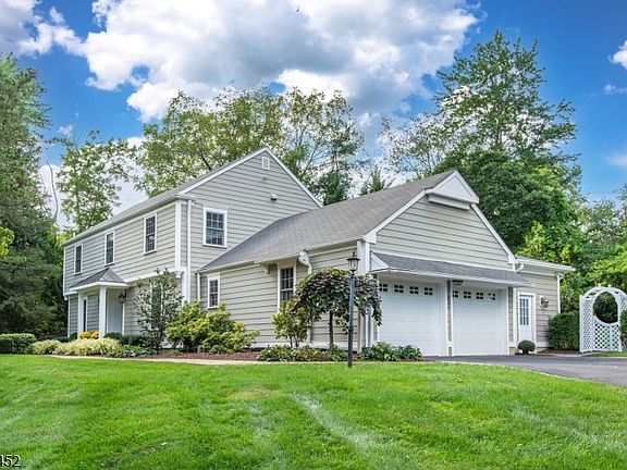 2nd image of 57 Bullion Rd
