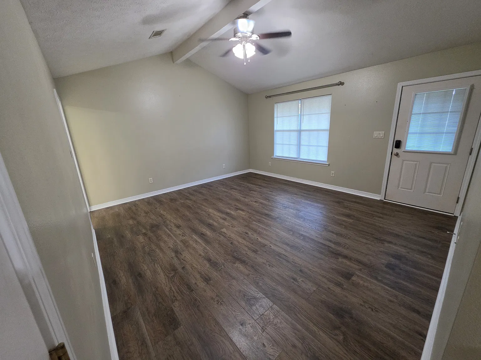 3 bed, 1185 sqft, $1,500 — Photo 3