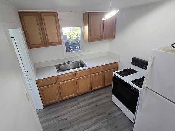 2nd image of 77 S Parkwood Ave