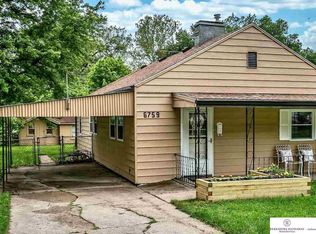 6759 Charles St, Omaha, NE 68132