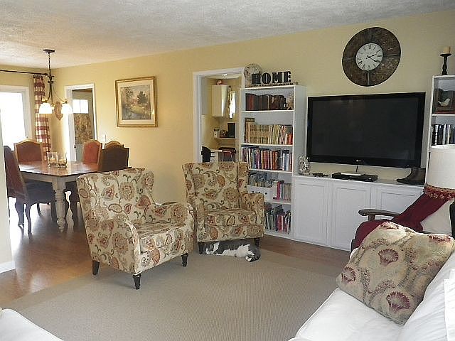 1st image of 947 Gaynelle Ave