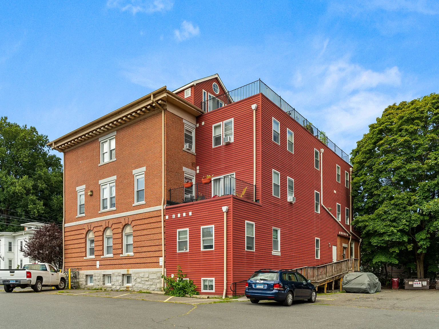 223 Meadow Street — Photo 2