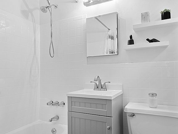 5th image of 158 E 91st St #6O