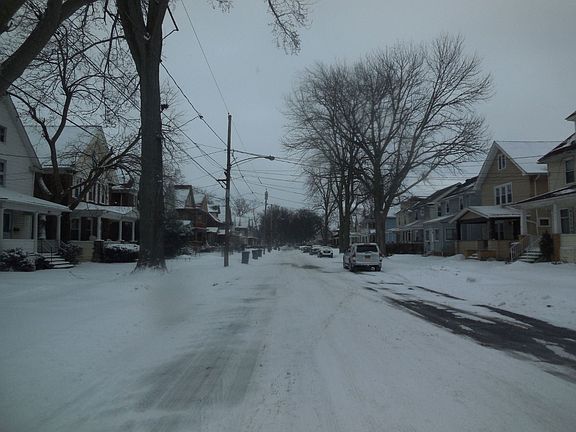 4th image of 1840-1842 Willow Ave