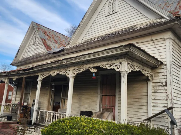 510 N Main St, Tennille, GA 31089