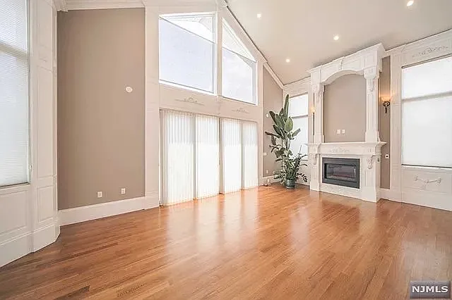 3 bed, $4,700 — Photo 4