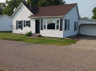 105 Fulton St, Dunfermline, IL 61520