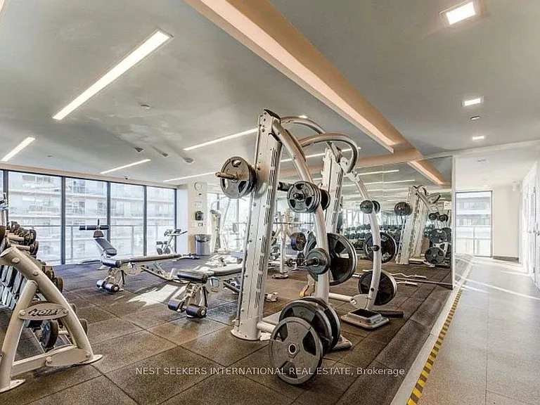 20 Shore Breeze Dr #403 — Photo 16