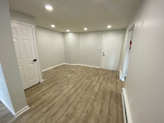 4th image of 1070 W Bridge St #D-25