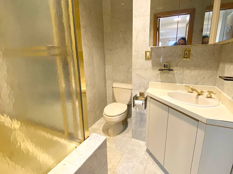 405 E 69th St #5C — Photo 5