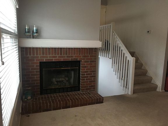 Gas fireplace