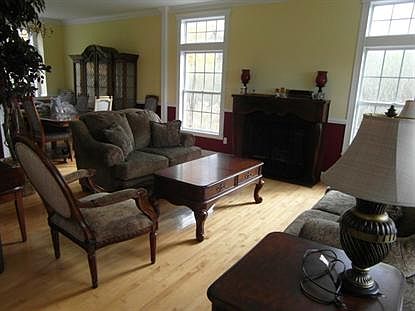 4th image of 36 Fieldstone Dr