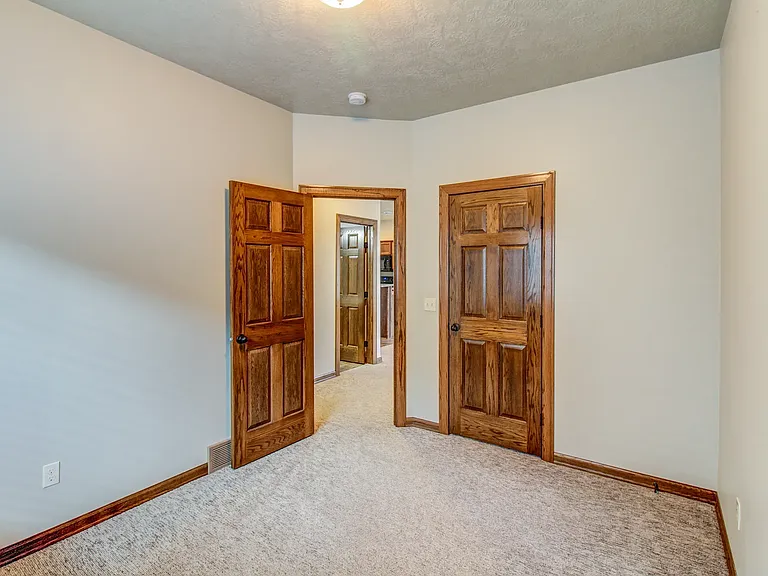Bison Trail Twin Homes — Photo 7