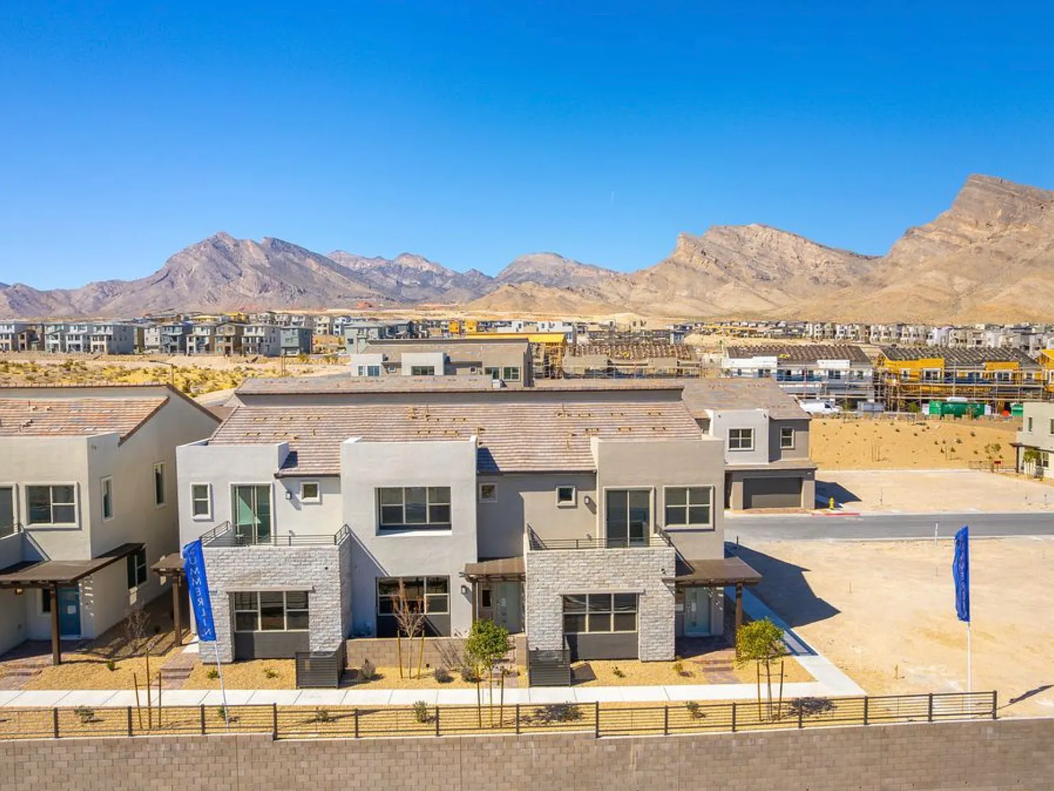 5 bed, 2163 sqft, $4,500 — Photo 3