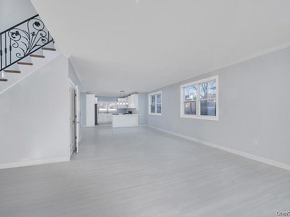 5th image of 141 Emerson Avenue
