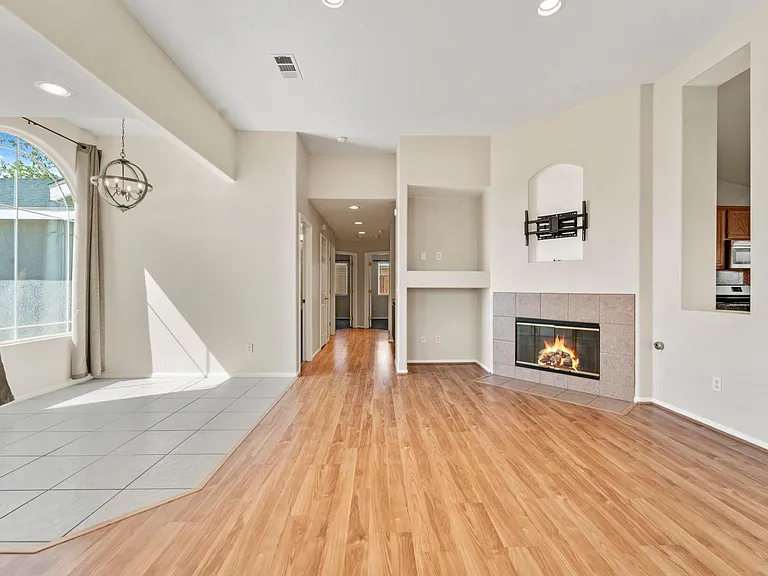 8497 Tamarack Ave — Photo 4