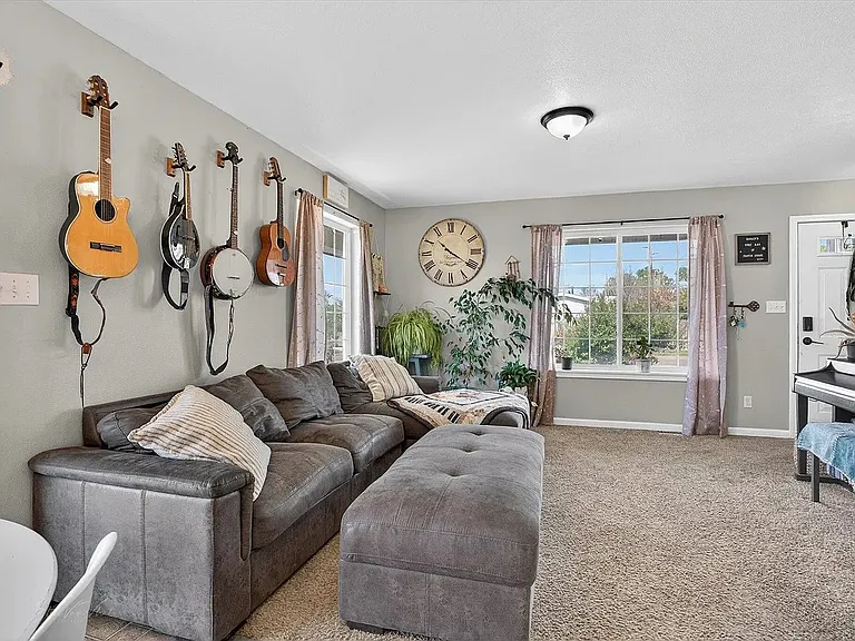 5590 Stuart Ave — Photo 3