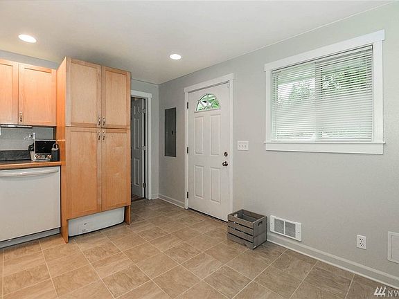 5th image of 18574 30th Ave NE