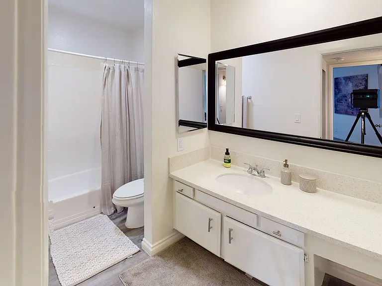 5th Street Apartments — Photo 14