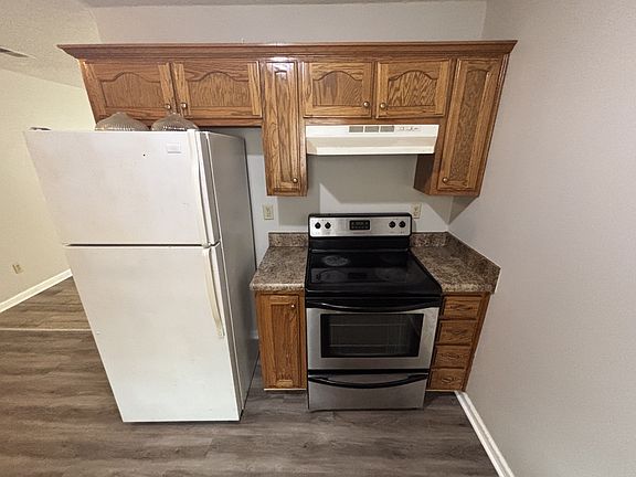 5th image of 108 Hines Blvd APT B