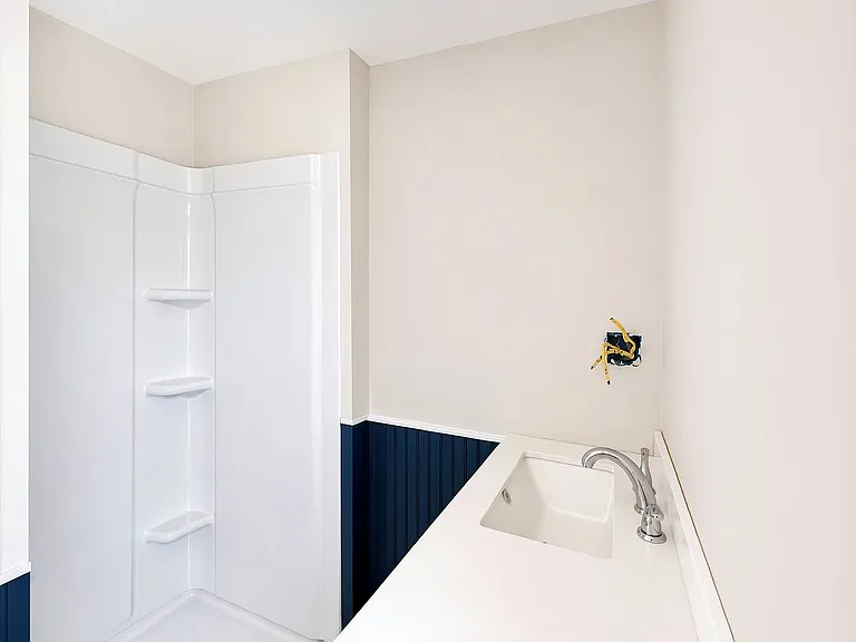 76 Pleasant St — Photo 13