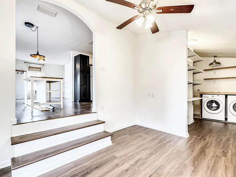 5607 Samuel Huston Ave — Photo 7
