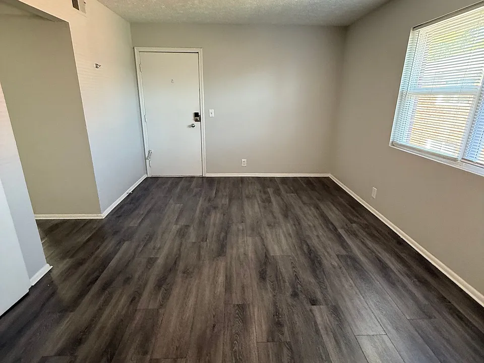 1332-1334 S 30th Ct
