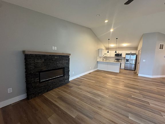 3rd image of 103 N Oak Park Ave #A
