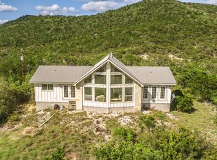 992 Bunk Rd, Utopia, TX 78884