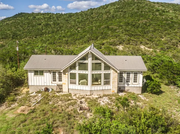 992 Bunk Road, Utopia, TX 78884