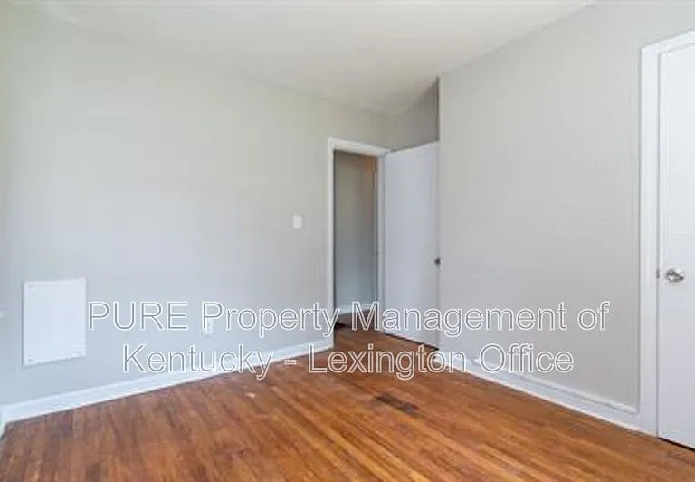 817 Marcellus Dr — Photo 14