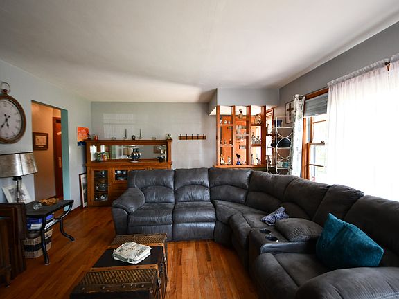 4th image of 233 Hunter Dr
