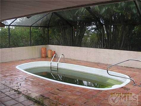 5th image of 742 SE Ablett Ln