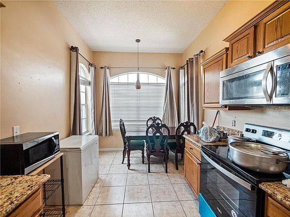 3rd image of 2174 Greystone Trl